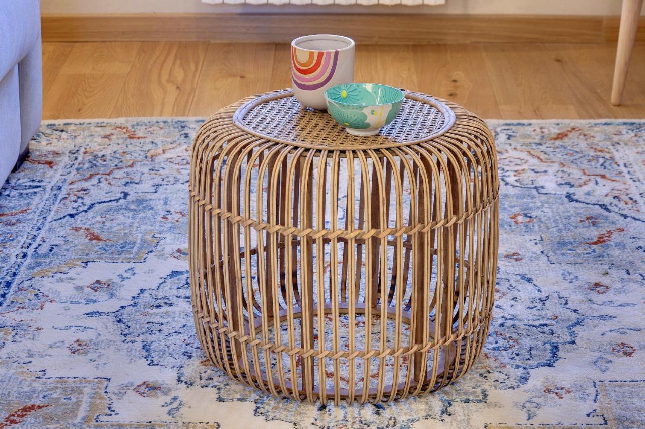 Woodie Apartment By Mamo Florens Exteriör bild